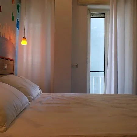 Alojamento de Acomodação e Pequeno-almoço Isole - Rione Alto Nápoles