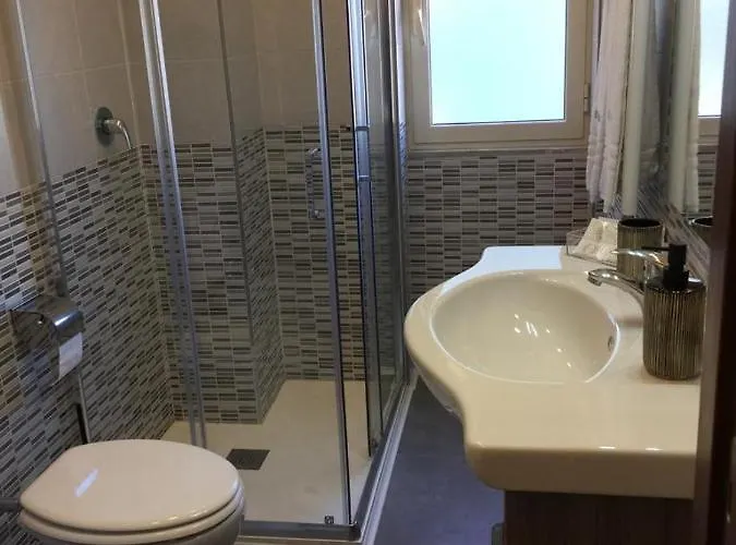 Alojamento de Acomodação e Pequeno-almoço Isole - Rione Alto