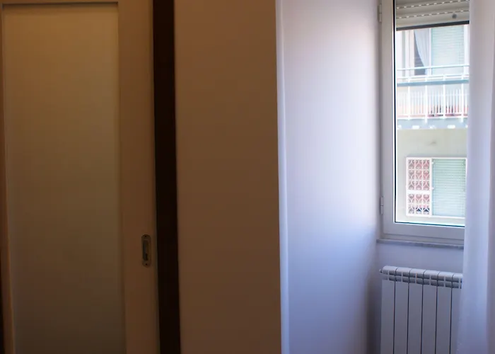 Alojamento de Acomodação e Pequeno-almoço Isole - Rione Alto 3*