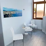 فندق مبيت وإفطار Isole - Rione Alto نابولي